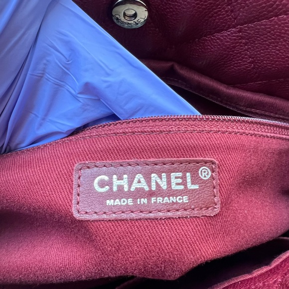 Authentic Vintage Timeless Large quilted timeless CC soft tote - Picture 14 of 17